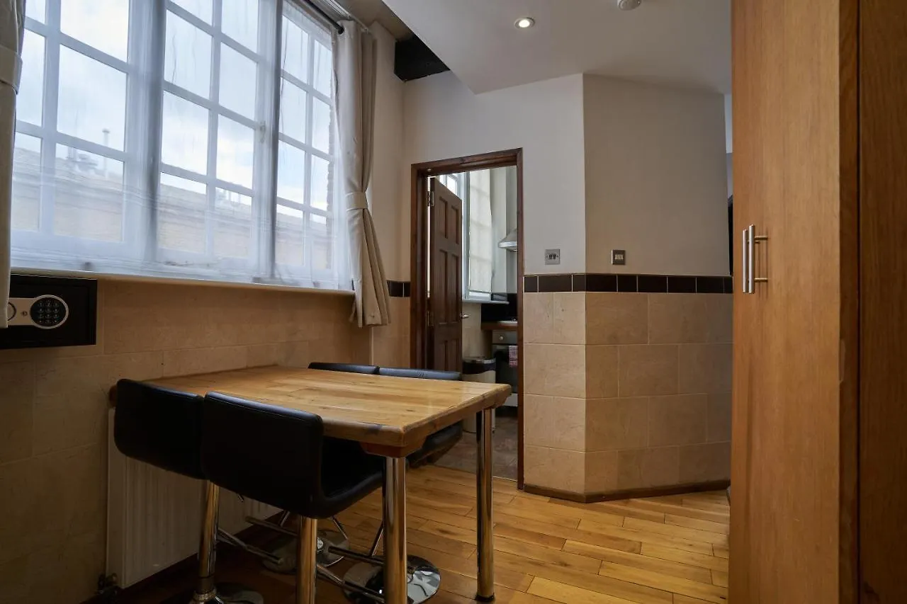 Savoy Apartments Londra Birleşik Krallık
