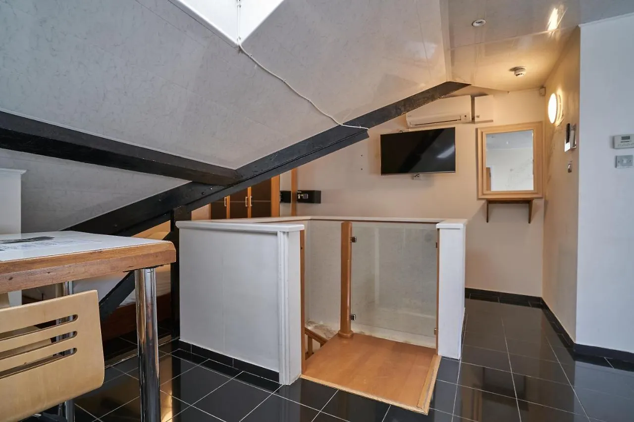 Savoy Apartments Londra Birleşik Krallık