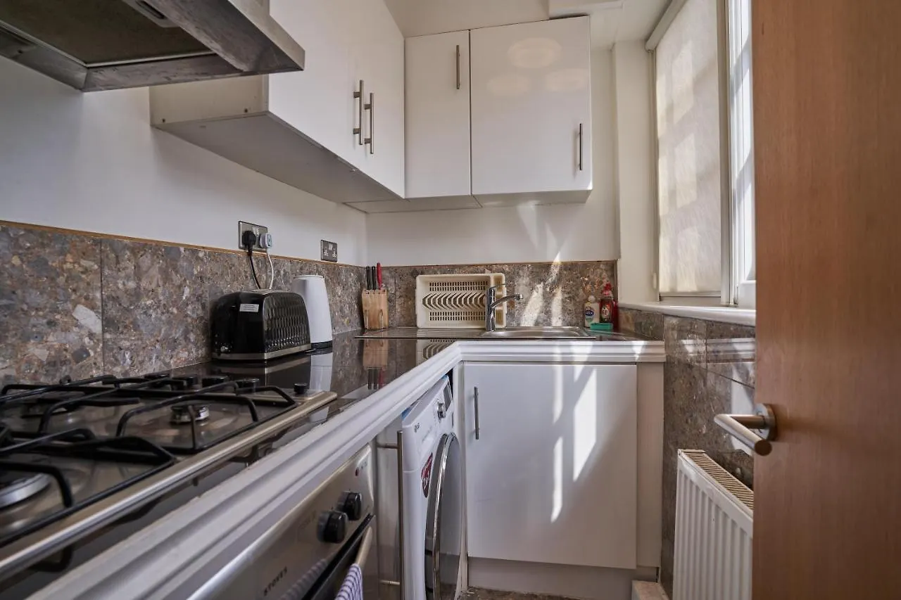 Savoy Apartments Londra 0*,  Birleşik Krallık