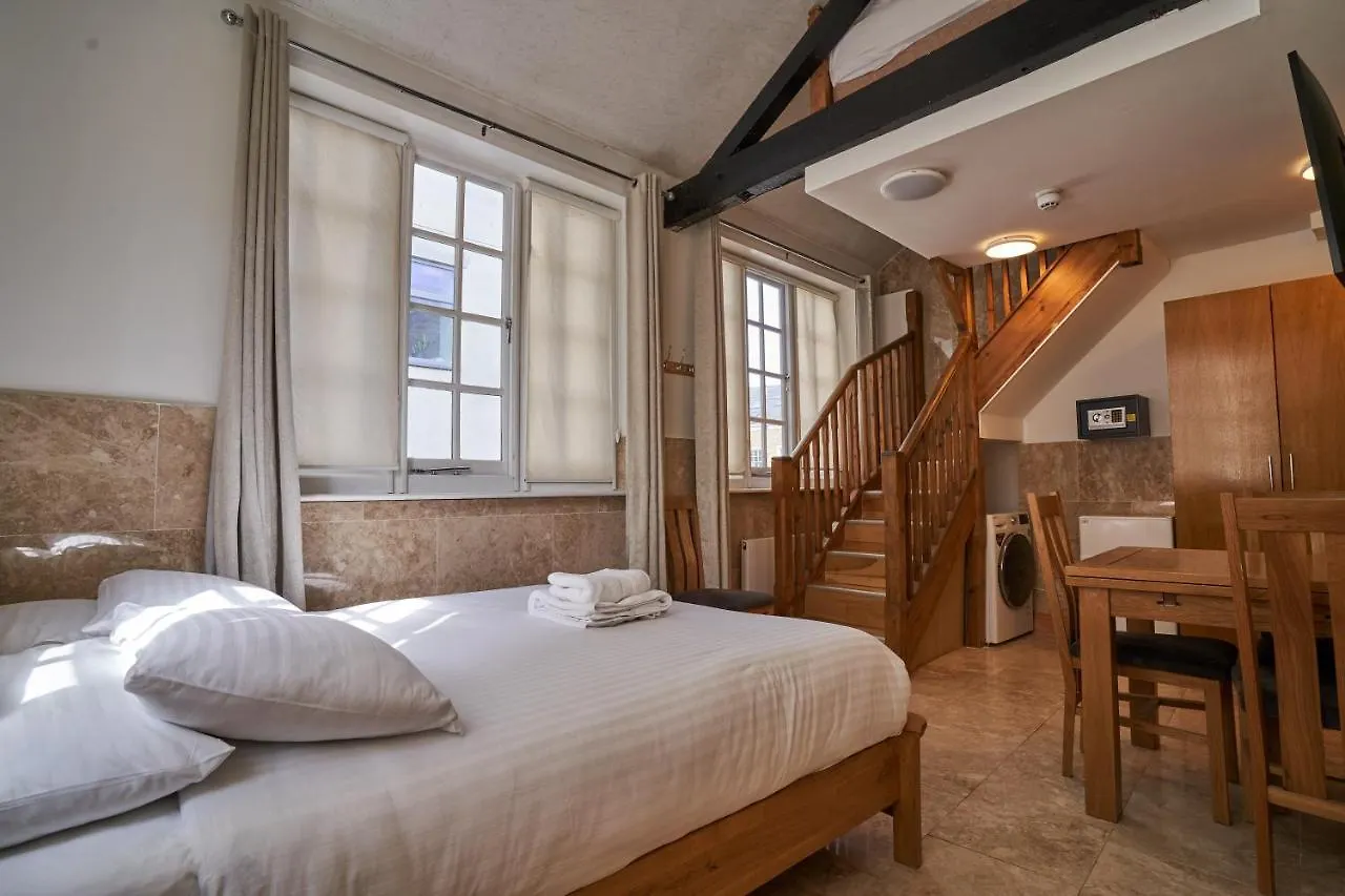 Savoy Apartments Londra Birleşik Krallık