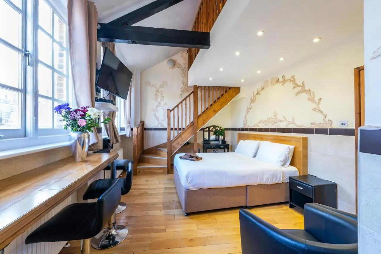 Savoy Apartments Londra