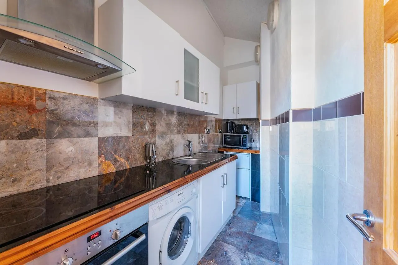 Savoy Apartments Londra
