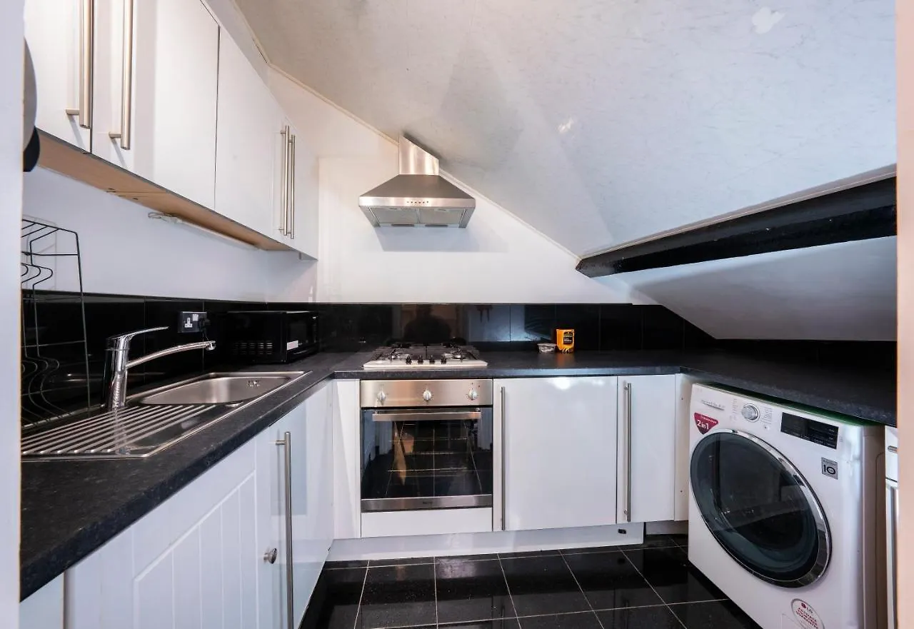 Savoy Apartments Londra